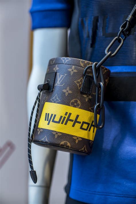lv chalk bag